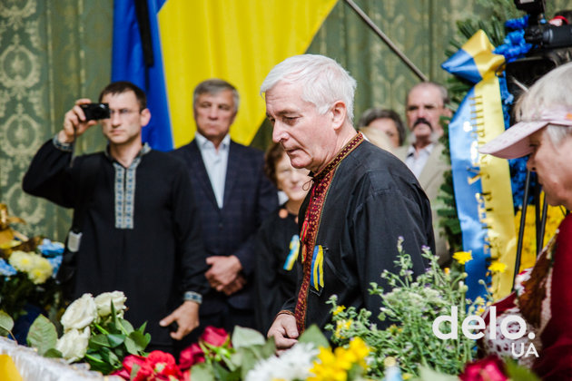 Как Украина прощалась с Левком Лукьяненко (фото)