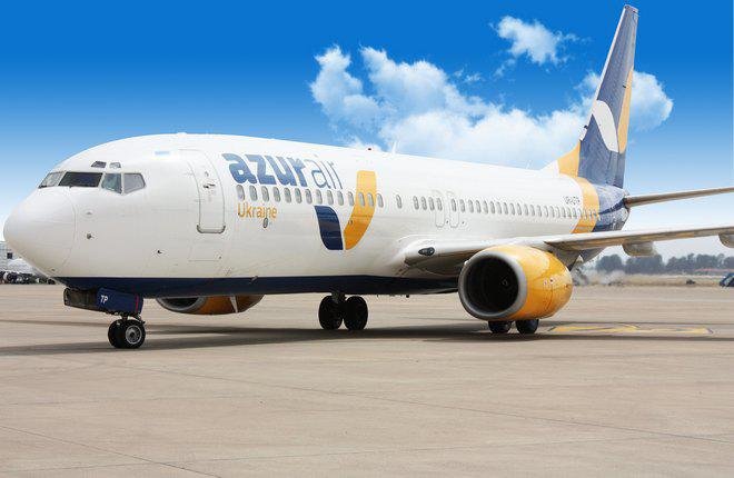 В аэропорту "Львов" сообщили о задержке двух рейсов компании Azur Air