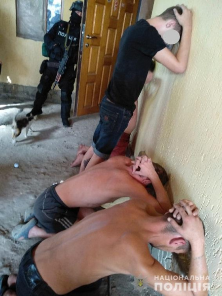 В Никополе задержали членов банды "Белое братство" (фото)