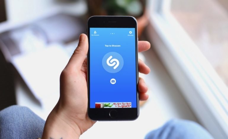 Apple приобрела приложение для распознавания музыки Shazam
