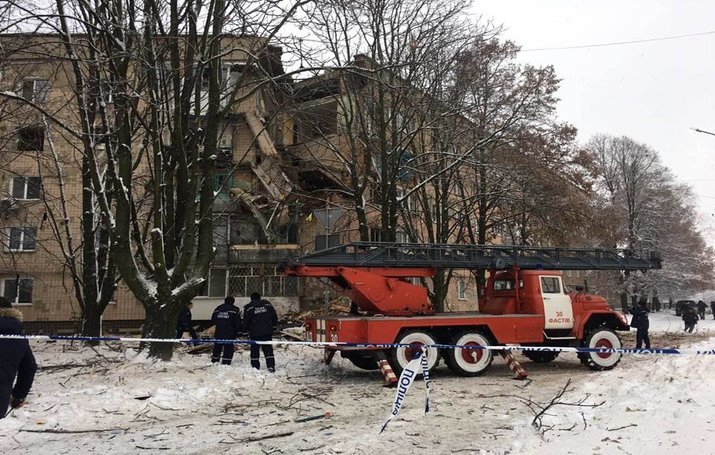 В Фастове на Киевщине произошел взрыв в пятиэтажке, минимум один пострадавший